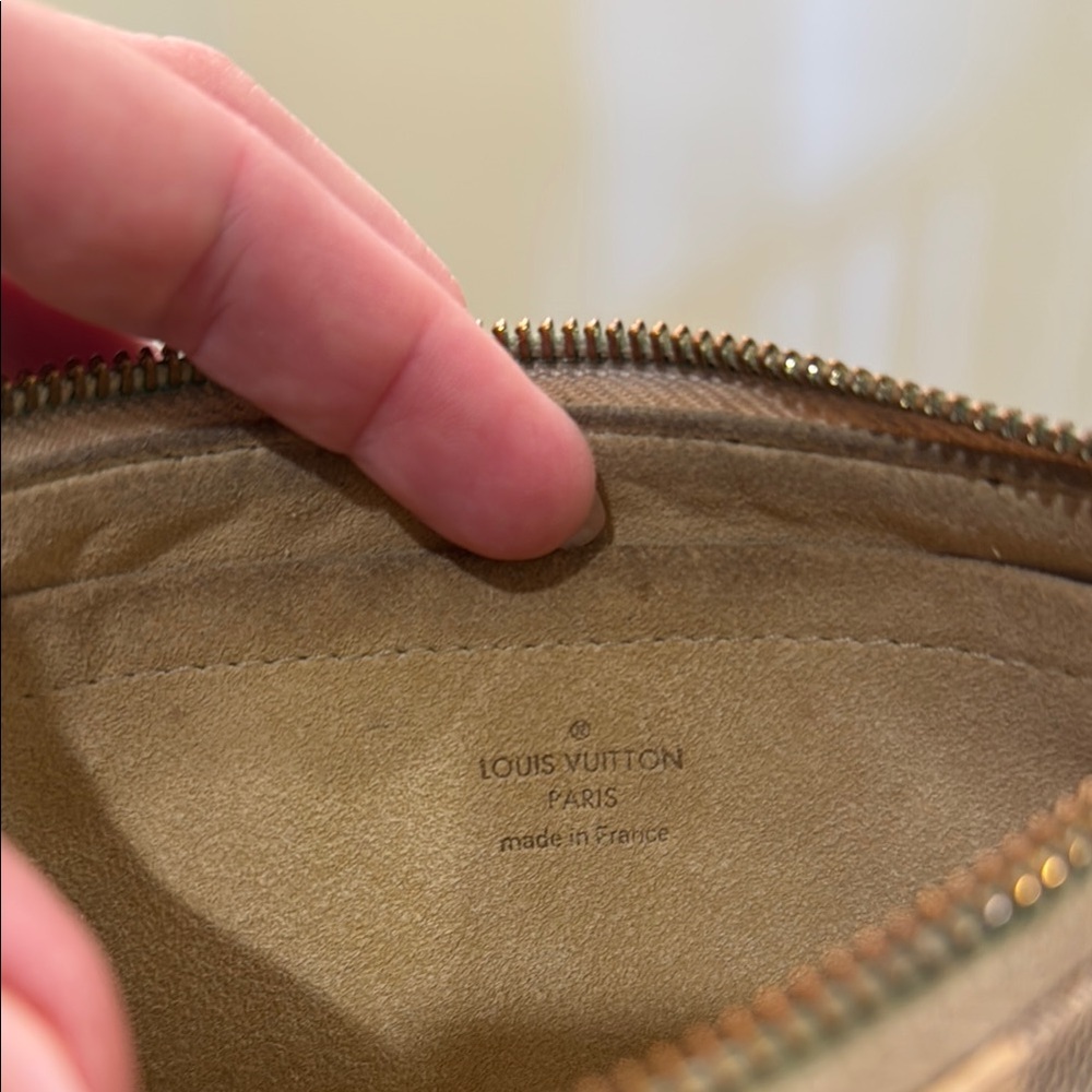 Louis Vuitton Pouchette Milla - Picture 6 of 10